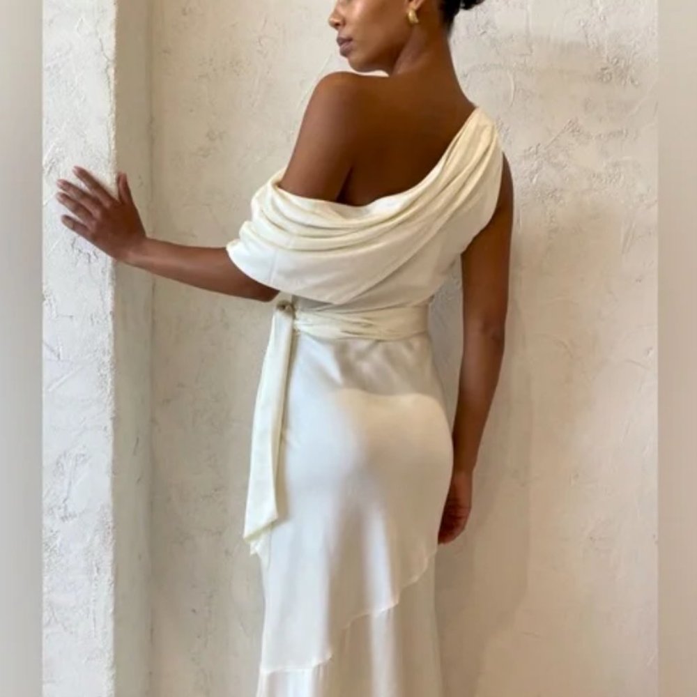 Elegant One-Shoulder Cream Maxi Dress